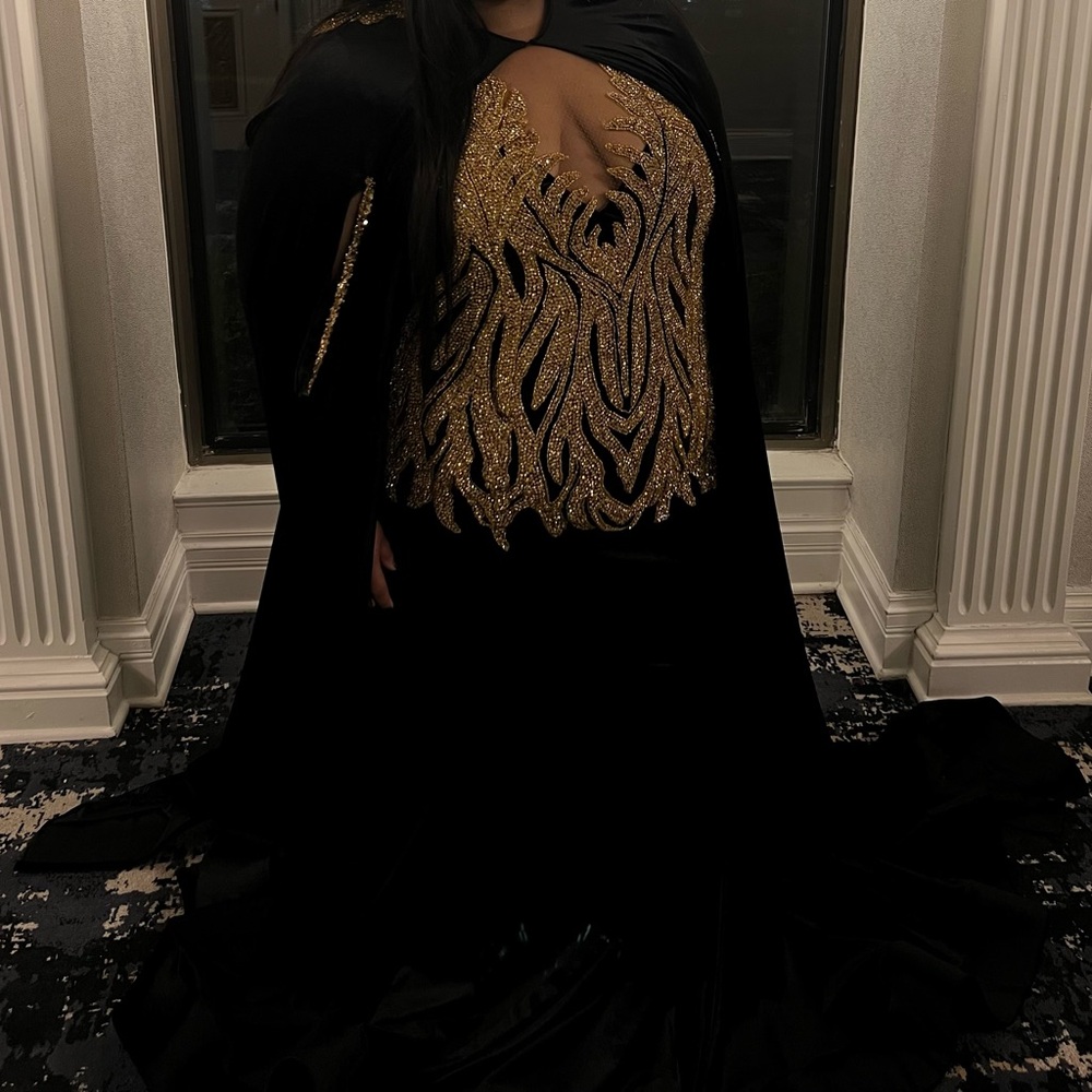 Black and Gold Sleeveless Maxi Gown